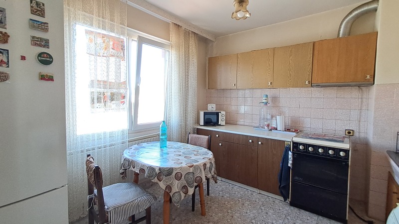Издаје се  1 спаваћа соба Шумен , 5-ти полк , 60 м2 | 90774106 - слика [2]