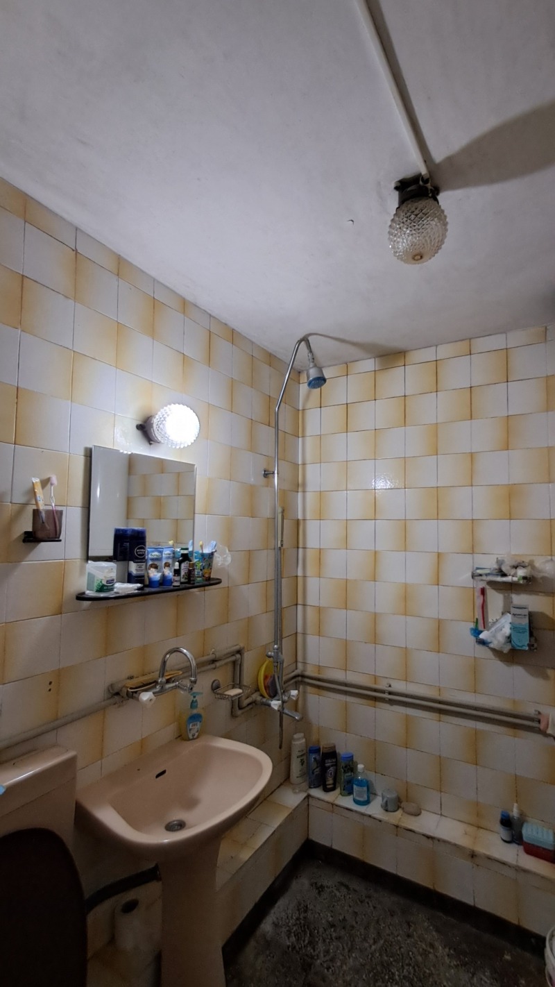 Издаје се  1 спаваћа соба Шумен , 5-ти полк , 60 м2 | 90774106 - слика [6]