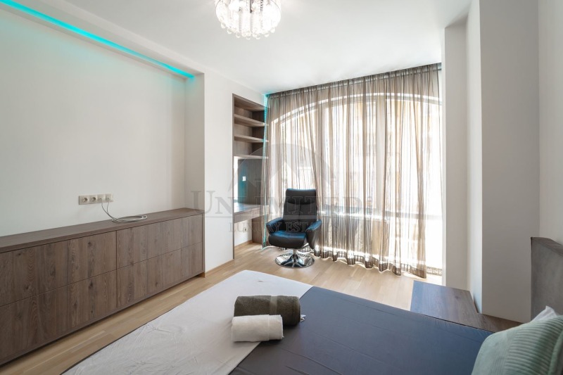 Издаје се  3 спаваће собе Софија , Изток , 220 м2 | 65083608 - слика [9]