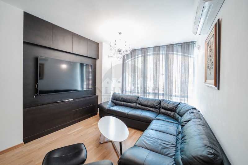 Издаје се  3 спаваће собе Софија , Изток , 220 м2 | 65083608 - слика [4]