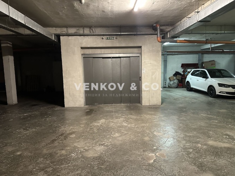 Дава под наем ГАРАЖ, ПАРКОМЯСТО, гр. София, Център, снимка 7 - Гаражи и паркоместа - 52535380