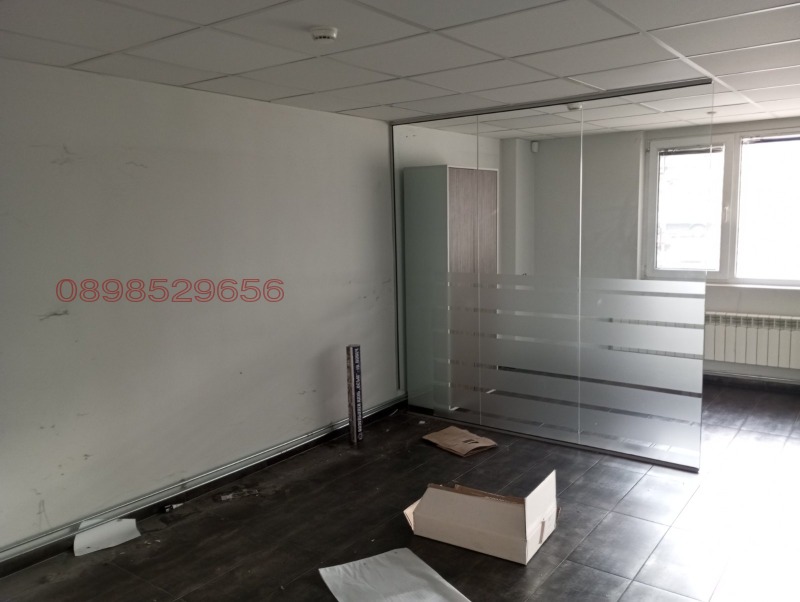 Дава под наем МАГАЗИН, гр. Ловеч, Център, снимка 9 - Магазини - 53062150