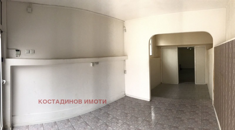 Дава под наем МАГАЗИН, гр. Пловдив, Център