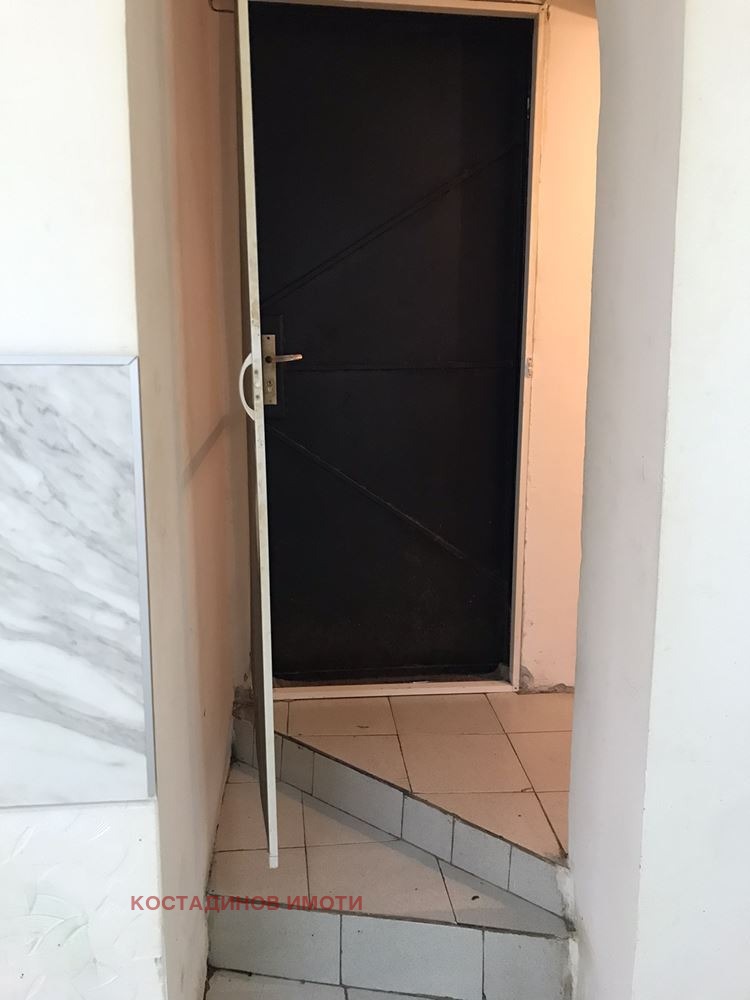 Дава под наем МАГАЗИН, гр. Пловдив, Център, снимка 9 - Магазини - 53337733