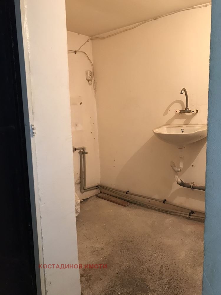 Дава под наем МАГАЗИН, гр. Пловдив, Център, снимка 8 - Магазини - 53337733