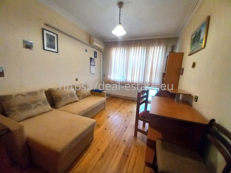 Дава под нем  3-стаен, град Благоевград, Идеален център •  365 EUR • ID 12730523 — holmes.bg - [1] 