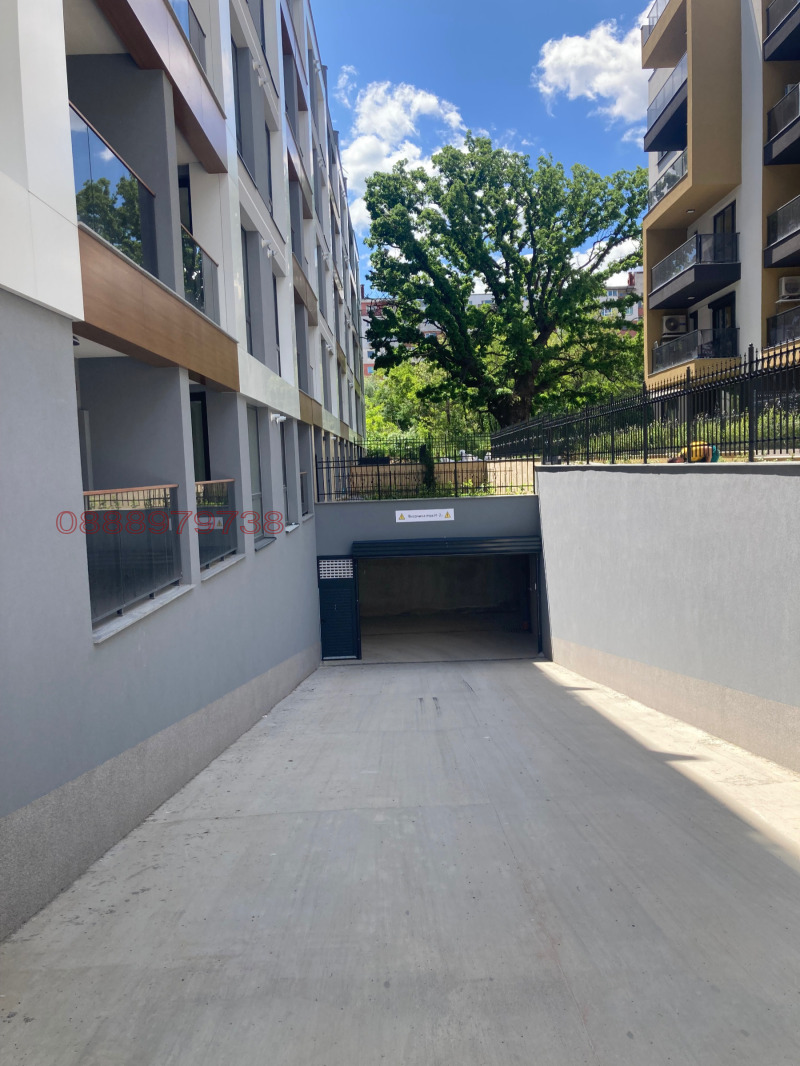 En renta  Cochera Sofia , Malinova dolina , 37 metros cuadrados | 49196884
