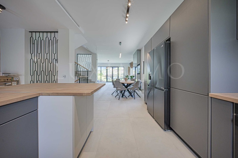 De inchiriat  Casa Sofia , Boiana , 401 mp | 91571628 - imagine [9]