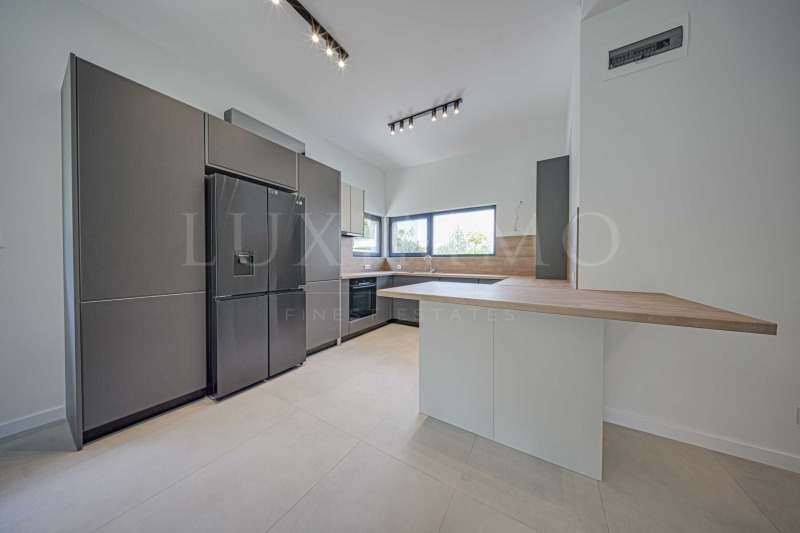 De inchiriat  Casa Sofia , Boiana , 401 mp | 91571628 - imagine [13]
