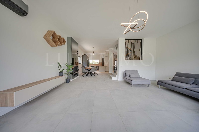 De inchiriat  Casa Sofia , Boiana , 401 mp | 91571628 - imagine [6]