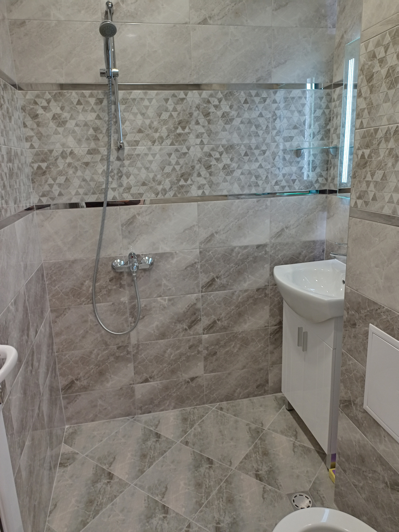 Дава под наем 1-СТАЕН, гр. Пловдив, Тракия, снимка 2 - Апартаменти - 53898253