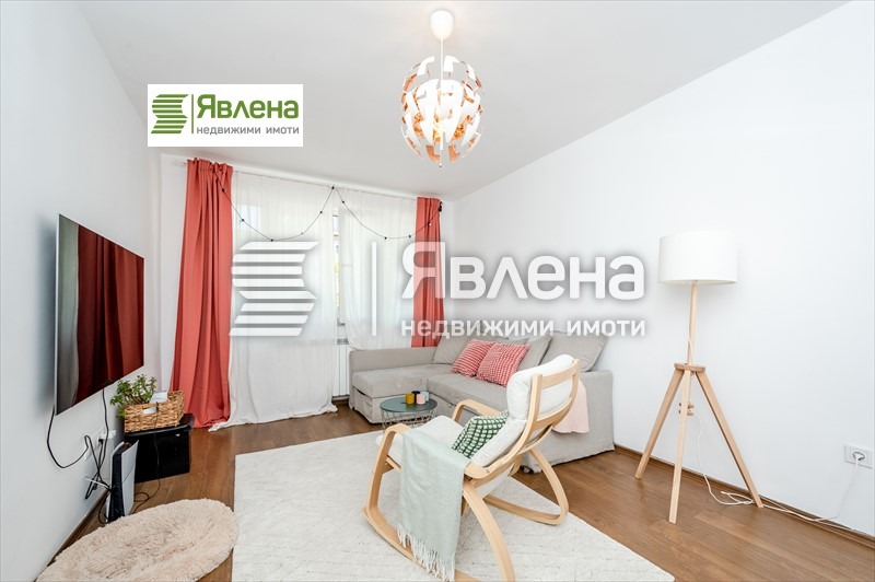 Издаје се  1 спаваћа соба Софија , Центар , 68 м2 | 72571245
