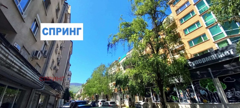 Дава под Наем 3-СТАЕН в град София, Борово - 130 кв.м / 800 € » 1 564.66 лв., СПРИНГ