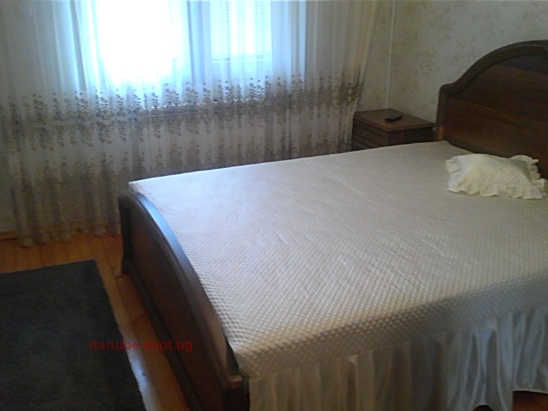 De inchiriat  2 dormitoare Ruse , Țentâr , 105 mp | 18734788 - imagine [11]