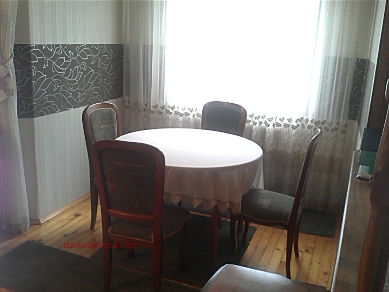 De inchiriat  2 dormitoare Ruse , Țentâr , 105 mp | 18734788 - imagine [5]