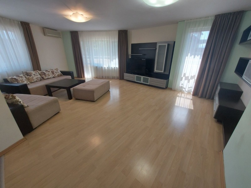De inchiriat  3+ dormitor Plovdiv , Țentâr , 180 mp | 83677845