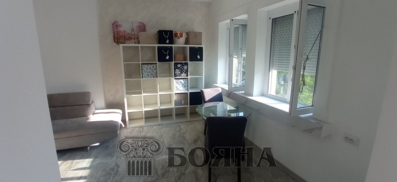 Дава под наем 2-СТАЕН, гр. Русе, Център, снимка 2 - Апартаменти - 52981537