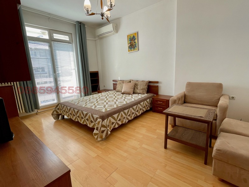 Дава под наем 3-СТАЕН, гр. София, Център, снимка 2 - Апартаменти - 52592743