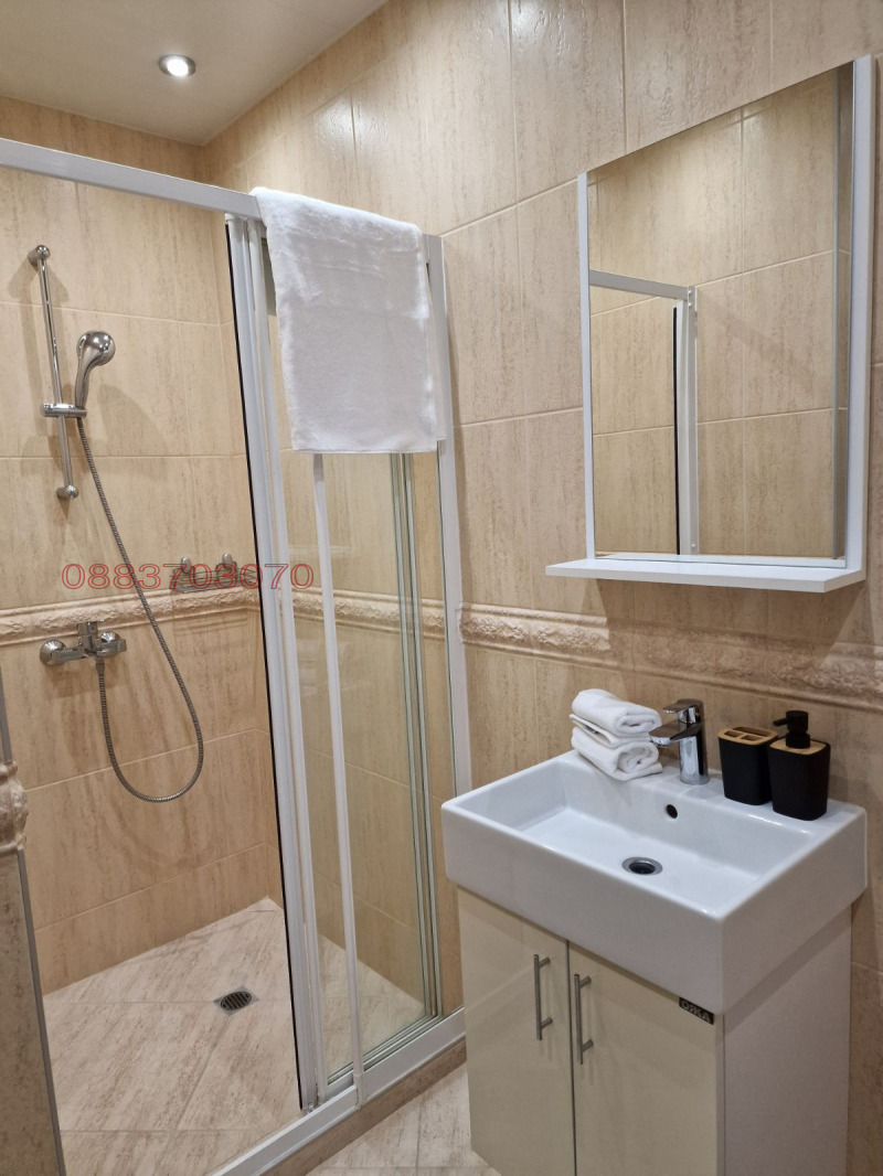 K pronájmu  1 ložnice Varna , Centar , 65 m2 | 21409377 - obraz [11]