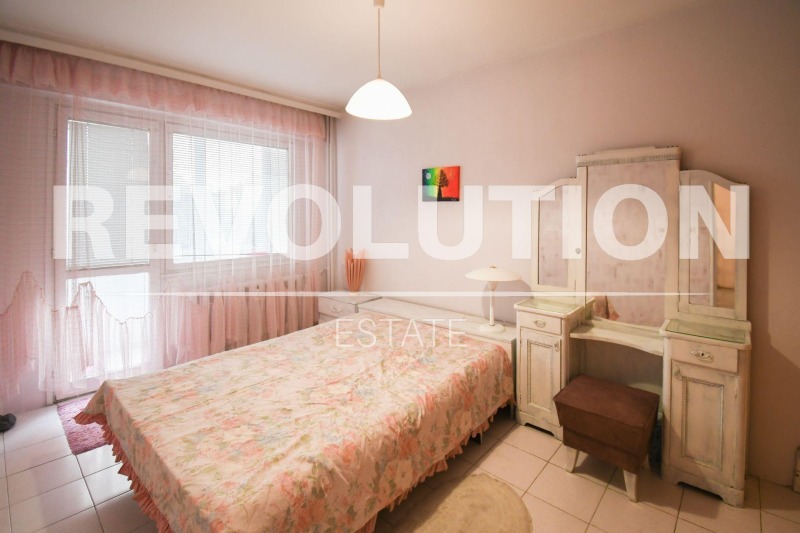 Дава под наем 3-СТАЕН, гр. София, Света Троица, снимка 5 - Апартаменти - 53233413