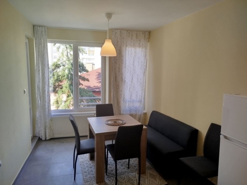 Vuokrattavana  1 makuuhuone Sofia , Nadežda 2 , 55 neliömetriä | 72062412