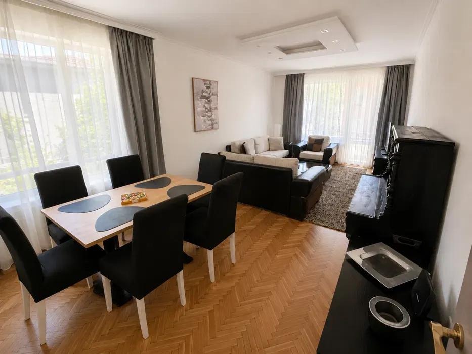 Дава под наем  4-стаен град София , Център , 150 кв.м | 23065576