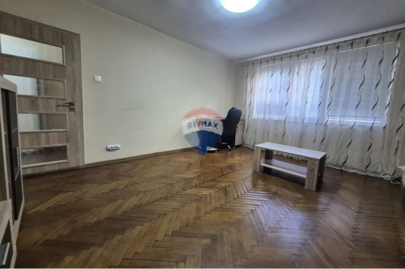 Дава под наем 2-СТАЕН, гр. Варна, Базар Левски, снимка 2 - Апартаменти - 52397876