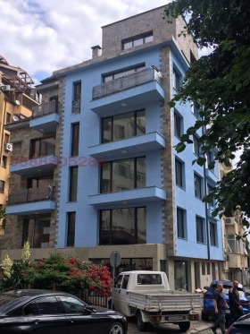 МНОГОСТАЕН, 178 m2