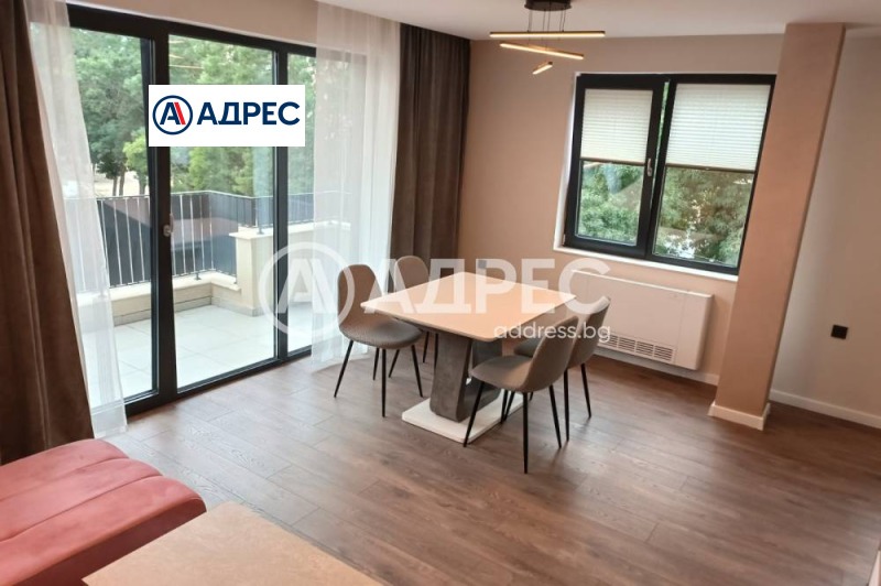 Kiadó  2 hálószobás Razgrad , Centar , 81 négyzetméter | 71080111