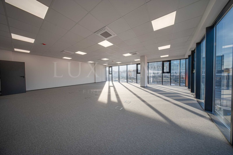 Vuokrattavana  Toimisto Sofia , Malinova dolina , 259 neliömetriä | 74542669 - kuva [5]