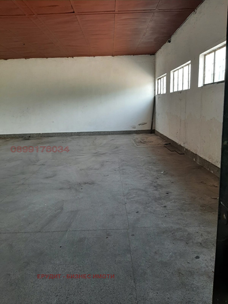 A louer  Stockage Rouse , v.z. Leventa , 260 m² | 99039373 - image [4]