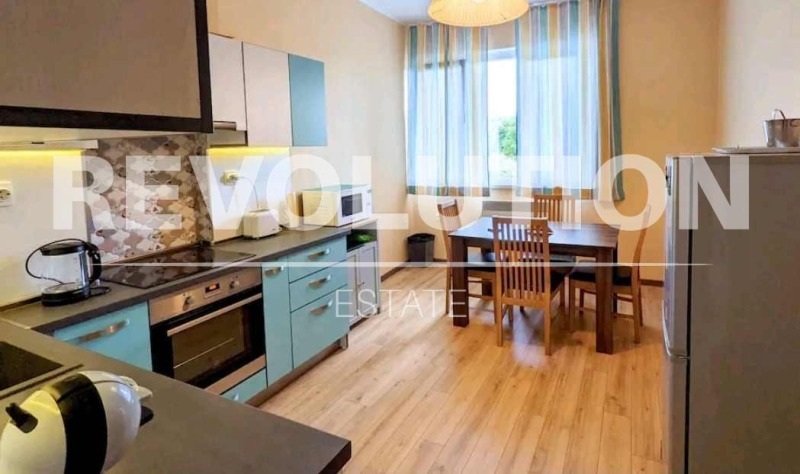 Издаје се  2 спаваће собе Варна , Центар , 120 м2 | 68444804