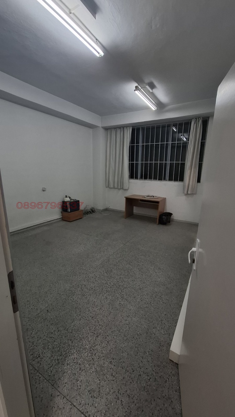 Дава под наем ПРОМ. ПОМЕЩЕНИЕ, гр. Пловдив, Христо Смирненски, снимка 9 - Производствени сгради - 53292081