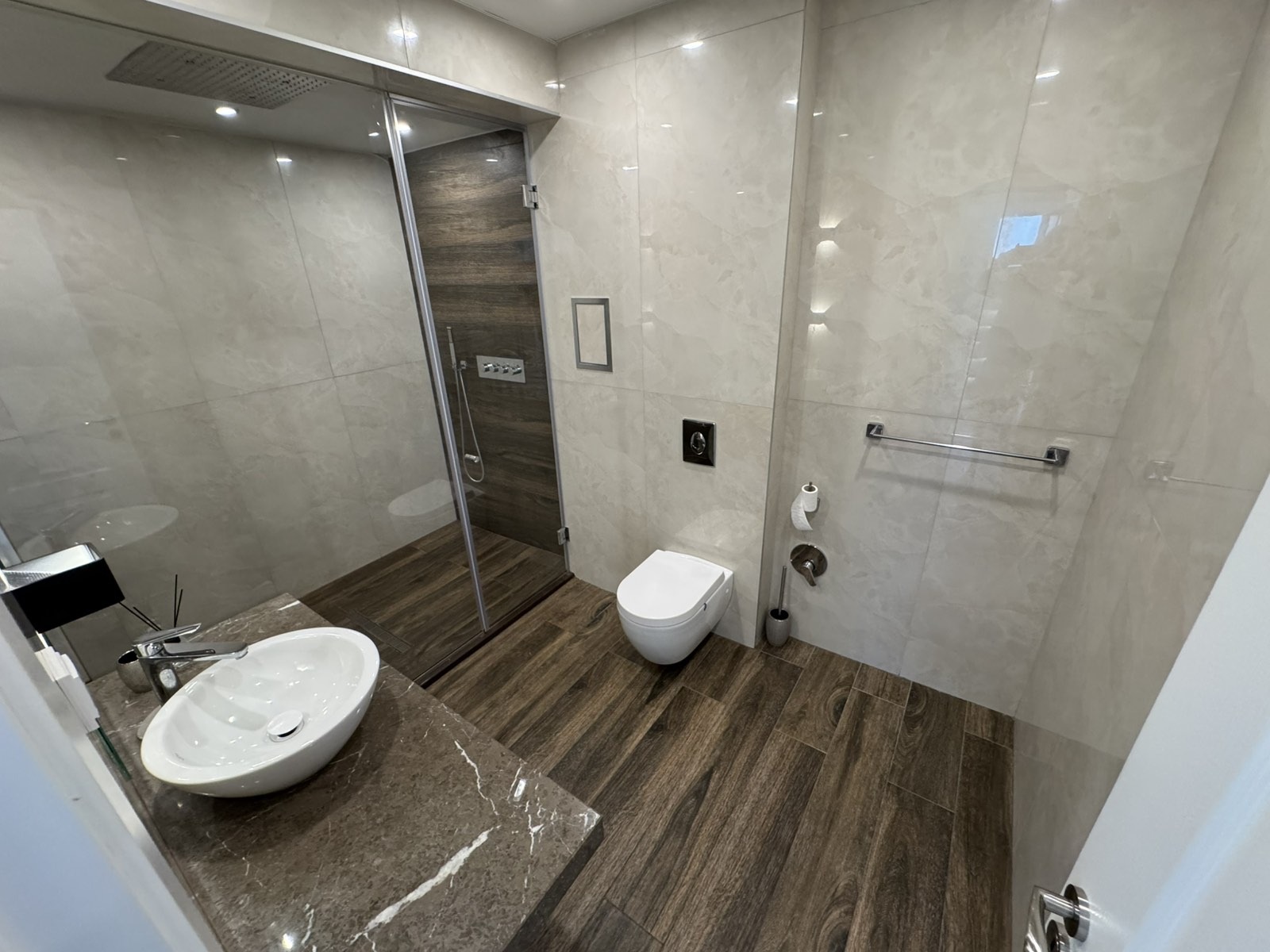 Дава под наем КЪЩА, гр. Бургас, Сарафово, снимка 14 - Къщи - 56134724