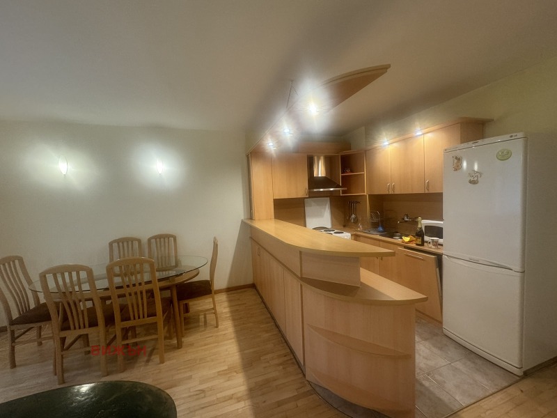 För uthyrning  2 sovrum Pernik , Iztok , 66 kvm | 83754814