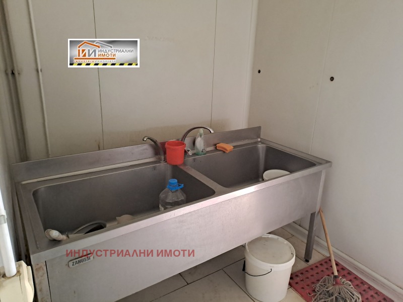 Дава под наем ПРОМ. ПОМЕЩЕНИЕ, гр. Пловдив, Индустриална зона - Север, снимка 7 - Производствени сгради - 52389065