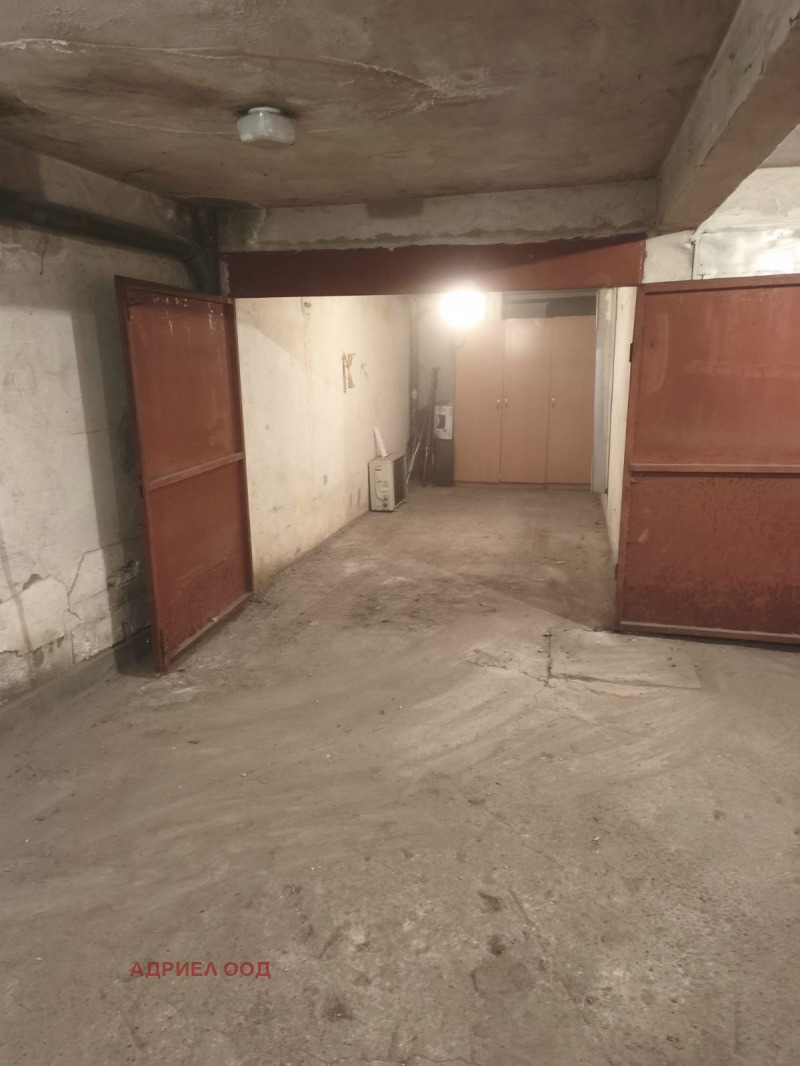 Дава под наем ГАРАЖ, ПАРКОМЯСТО, гр. София, Лозенец, снимка 2 - Гаражи и паркоместа - 53279420