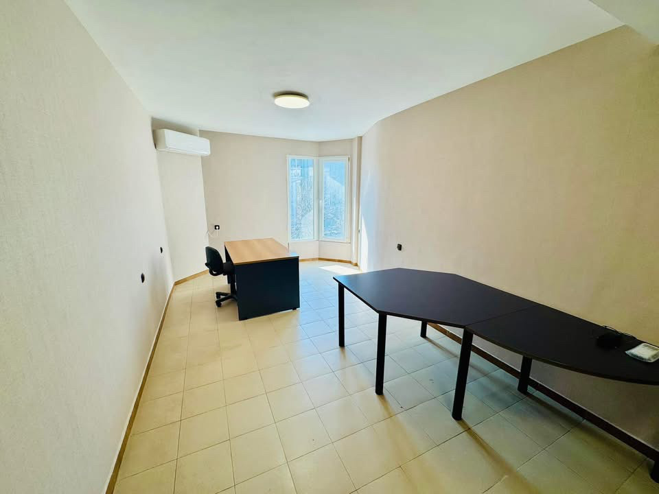 Дава под наем ОФИС, гр. Монтана, Идеален център, снимка 5 - Офиси - 53797693