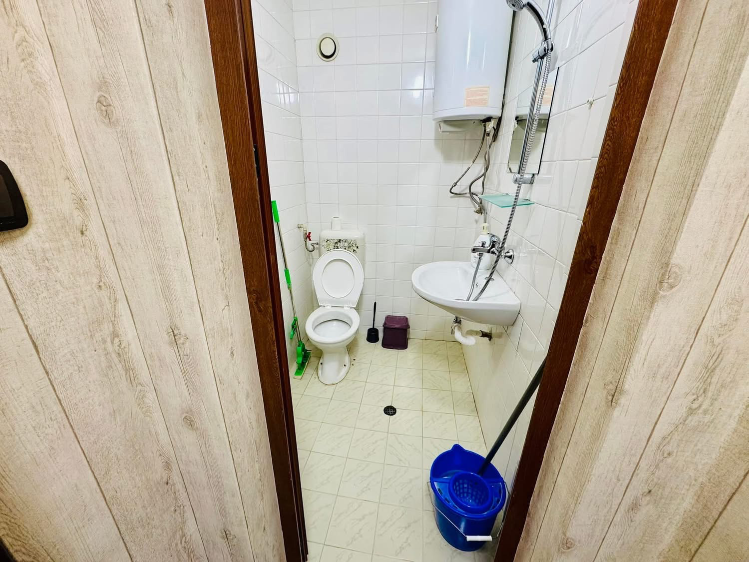 Дава под наем ОФИС, гр. Монтана, Идеален център, снимка 9 - Офиси - 53797693