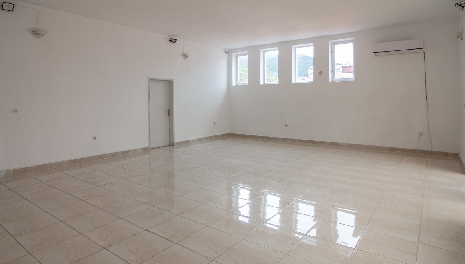 Дава под наем МАГАЗИН, гр. Сливен, Център, снимка 4 - Магазини - 54276222