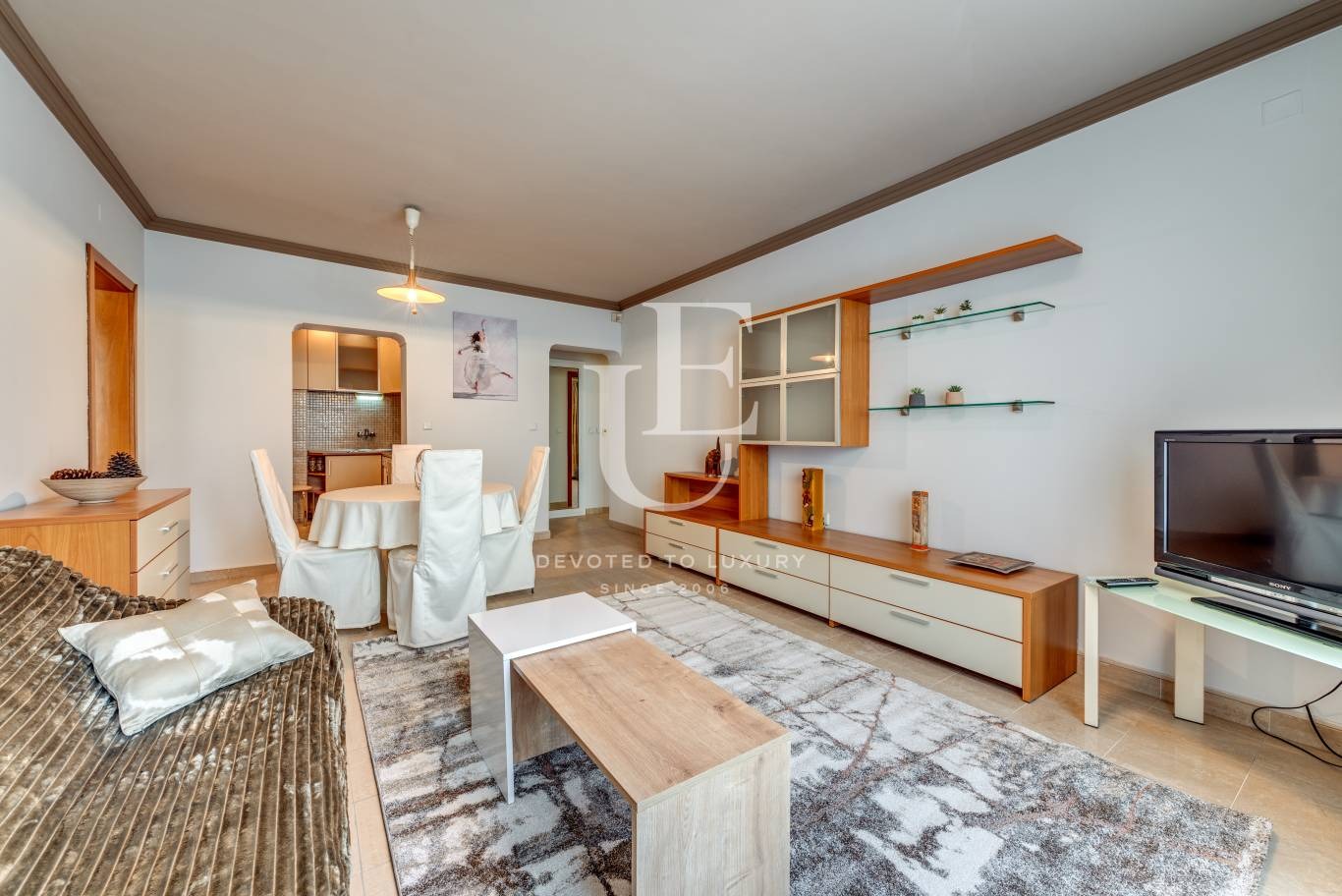 Дава под наем 3-СТАЕН, гр. София, Оборище, снимка 2 - Апартаменти - 54049152