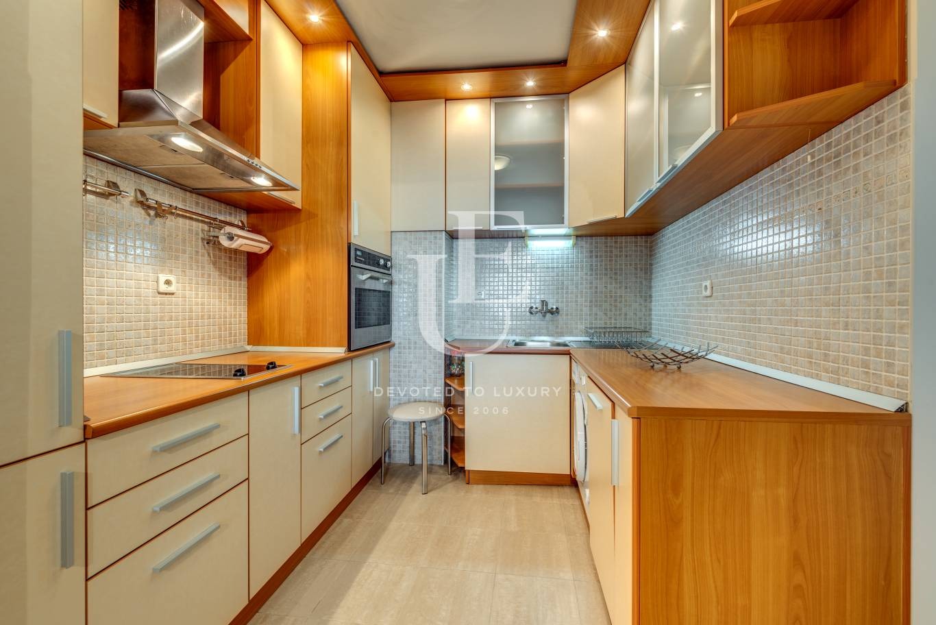 Дава под наем 3-СТАЕН, гр. София, Оборище, снимка 3 - Апартаменти - 54049152