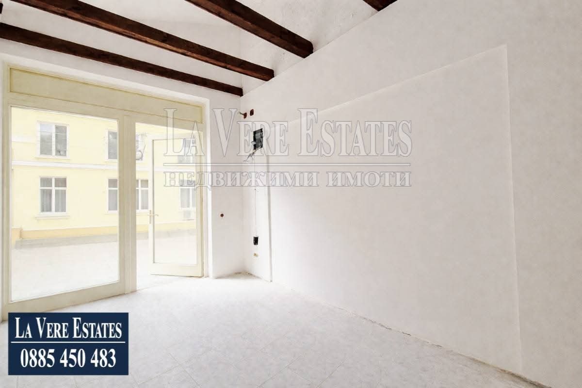 Дава под наем МАГАЗИН, гр. Русе, Център