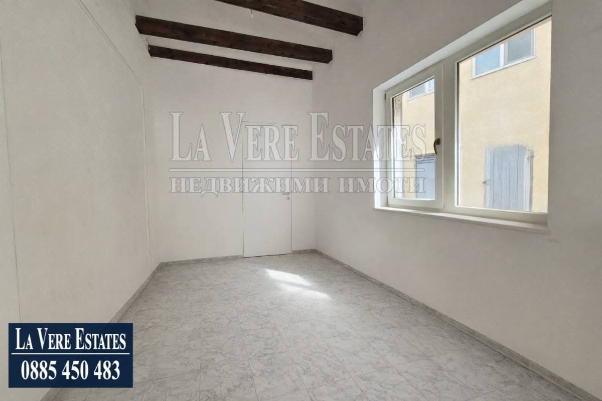 Дава под наем МАГАЗИН, гр. Русе, Център, снимка 2 - Магазини - 53979808