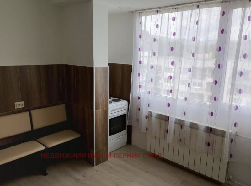 Da affittare  1 camera da letto Pernik , Iztok , 50 mq | 12416435 - Immagine [4]