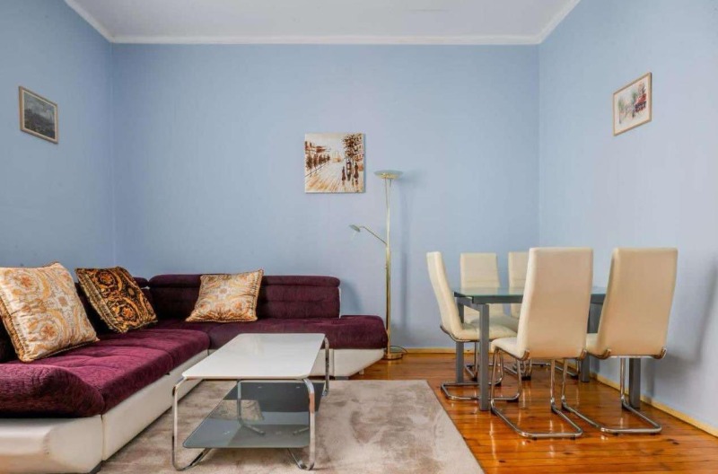 Дава под нем  3-стаен, град София, Център •  899 EUR • ID 13446021 — holmes.bg - [1] 