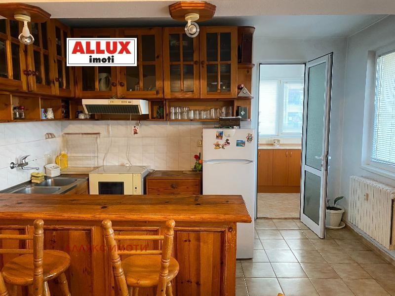 Te huur  2 slaapkamers Ruse , Jalta , 95 m² | 43604387 - afbeelding [5]