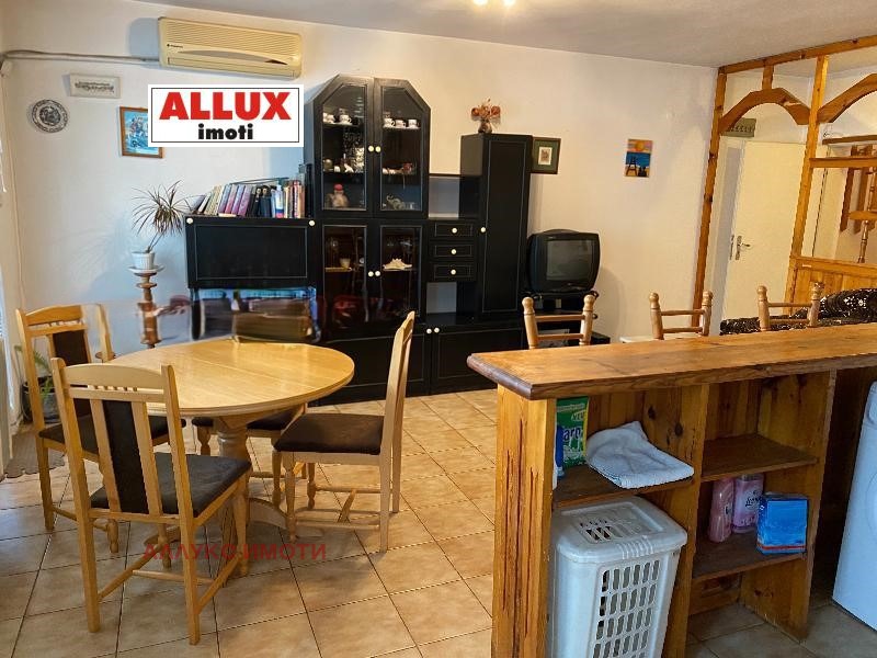 Zu vermieten  2 Schlafzimmer Ruse , Jalta , 95 qm | 43604387