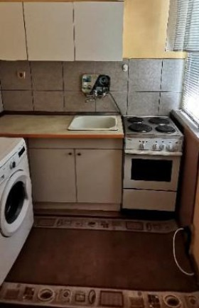 För uthyrning  Studio Plovdiv , Industrialna zona - Trakija , 38 kvm | 72919588 - bild [2]