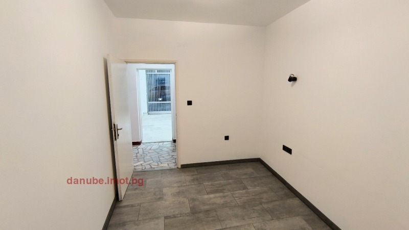 Дава под наем  Магазин град Русе , Център , 25 кв.м | 79883094 - изображение [2]